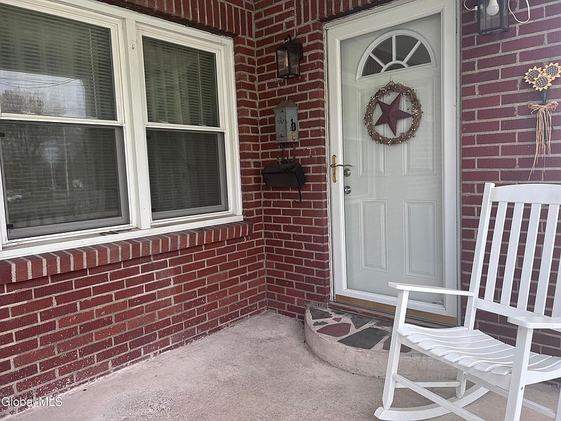 2nd image of 218 E Campbell Road