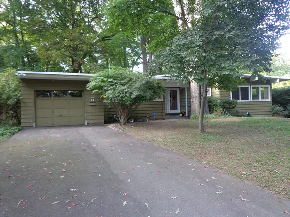 77 Eastwood Trl, Rochester, NY 14622