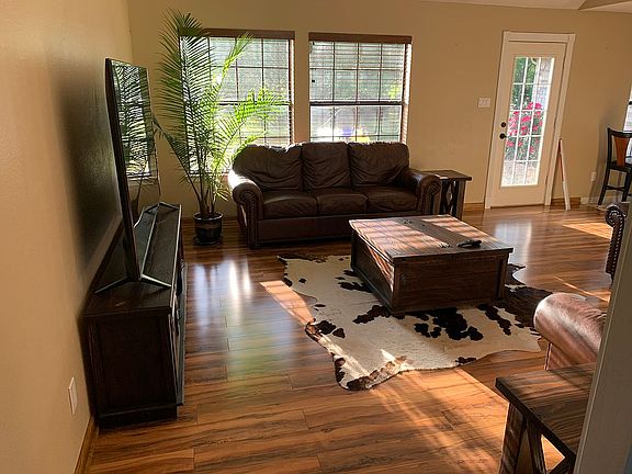 2nd image of 142 Pioneer Ct