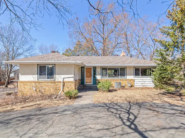 1861 Victoria St N, Roseville, MN 55113