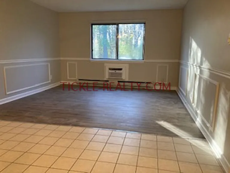Creekwood Apartments - Farmington — Photo 14