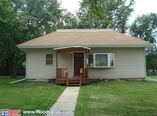 320 N 3rd St, Elmwood, NE 68349