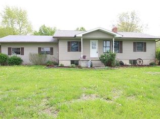 4422 Wilderness Ln, Highland, IL 62249