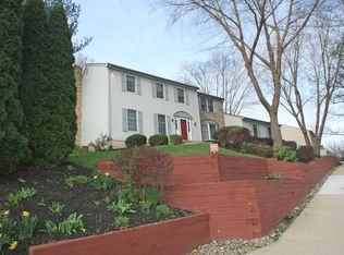 24 Hidden Valley Dr, Newark, DE 19711