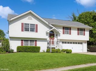 2024 Lynncrest Dr, Coralville, IA 52241