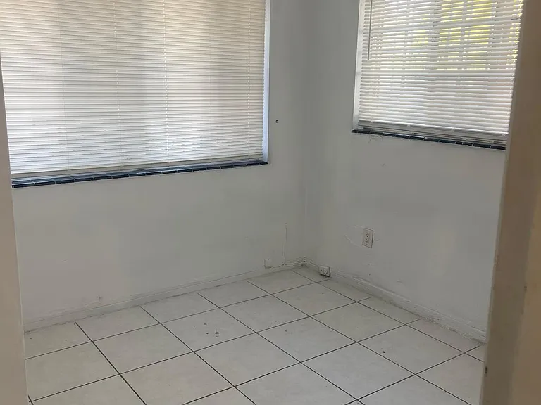 4950 N Miami Ave #B — Photo 7