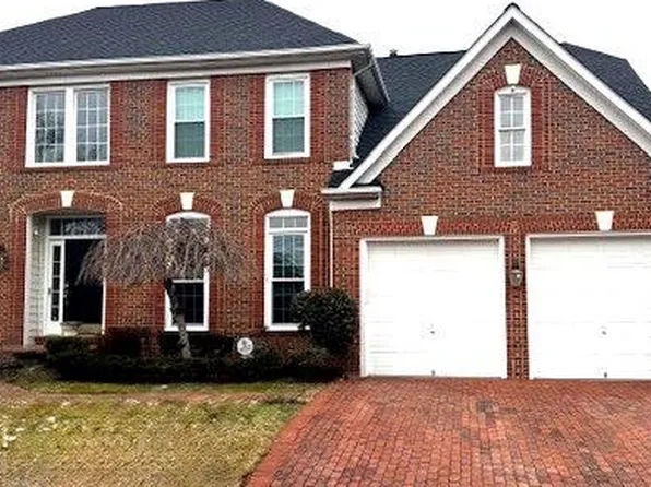 13303 Regal Crest Dr, Clifton, VA 20124