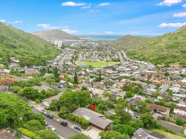 854 Puuomao St, Honolulu, HI 96825