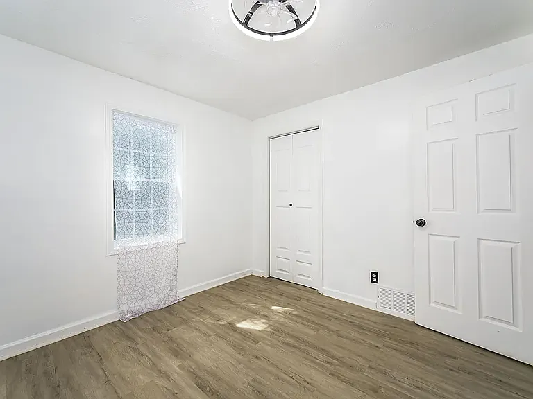 159 N Young St — Photo 14