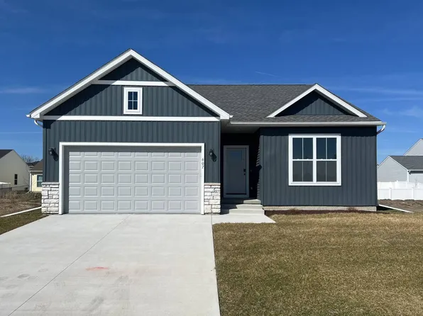 607 18th Ave, Silvis, IL 61282