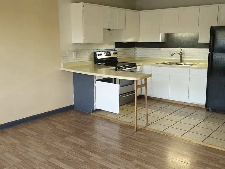 190 Lovers Ln #YOUR RENTAL — Photo 1