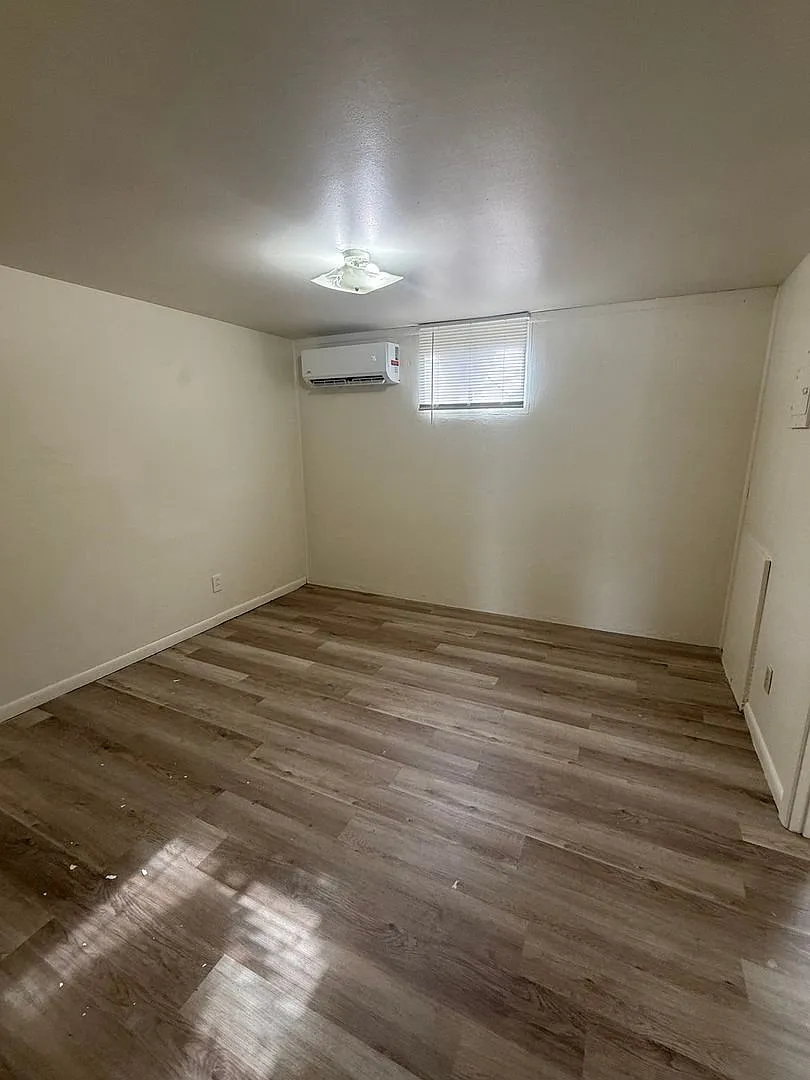 Freshly updated 1-bedroom, 1-bath apartment in Grandview Plaza! — Photo 3