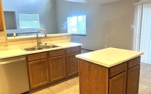 4th image of 13569 Albion Cir