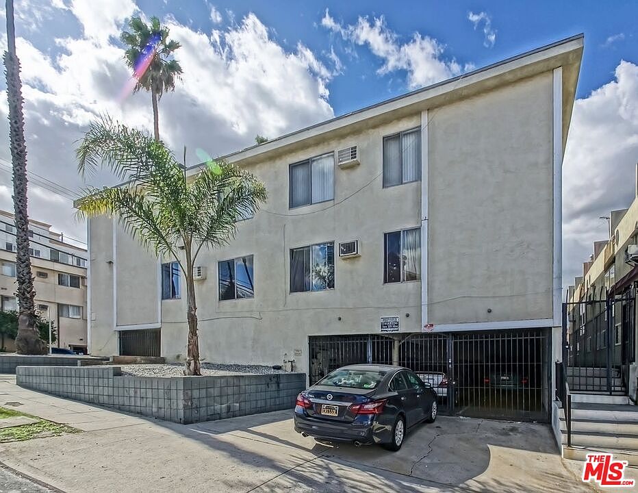 1st image of 3555 San Marino St