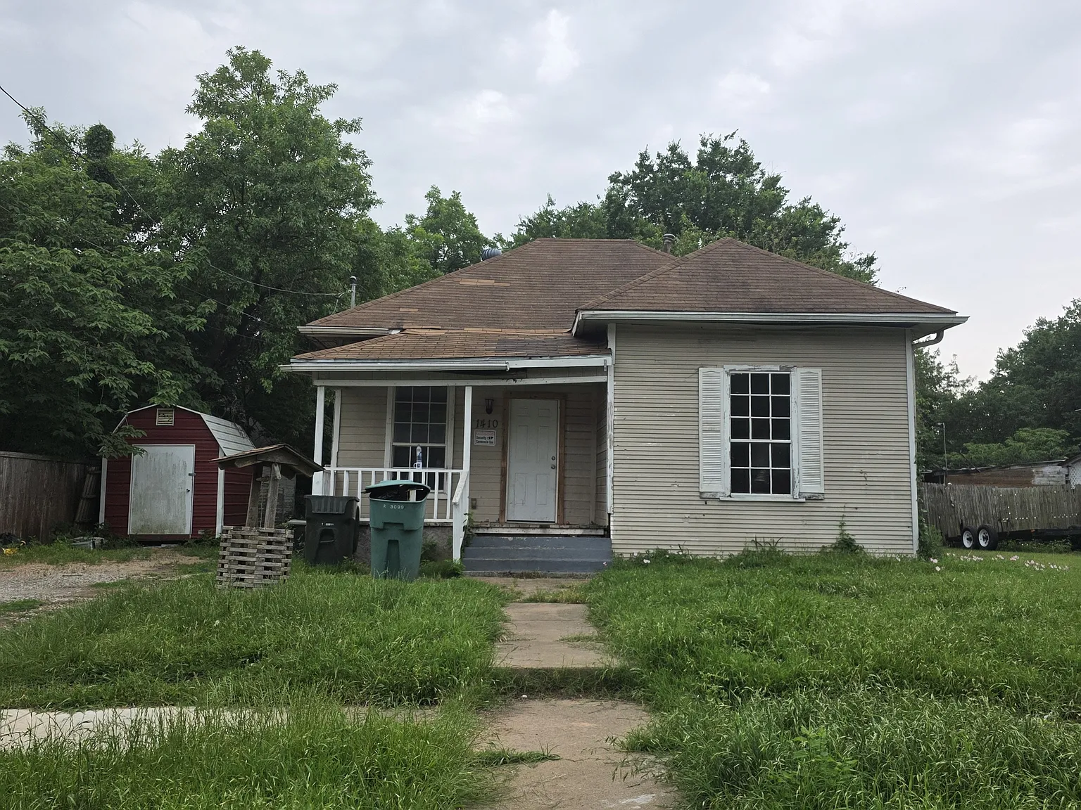 1410 E Chaffin Street - 1 — Photo 2