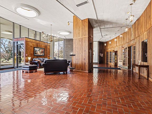 2nd image of 20 N Tower Rd APT 4C