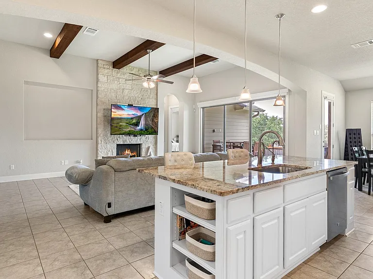 270 Lilly Blf — Photo 7