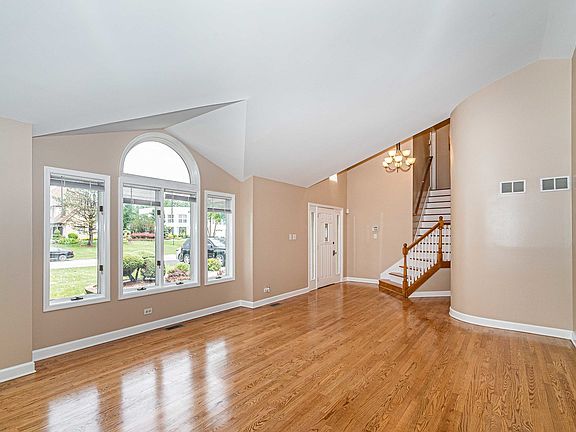 3rd image of 3342 Cumberland Trl