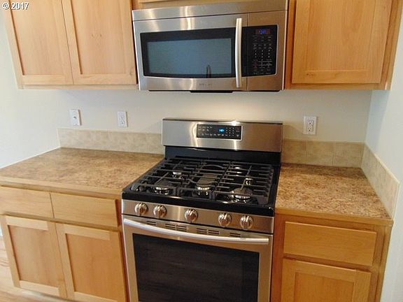 5th image of 2816 NE 120th Ave