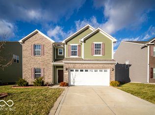834 Blue Ash Trl, Greenwood, IN 46143