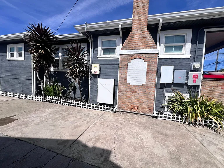 2355 Cherry St — Photo 52