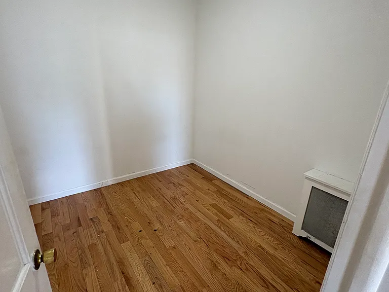 212 Kent St #3R — Photo 6