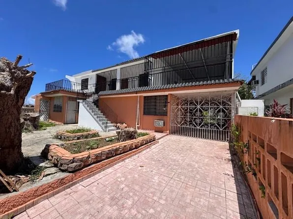 18 Sabana Gdns, Carolina, PR 00985