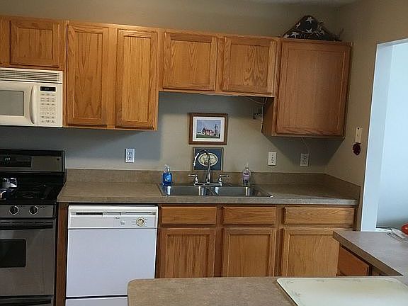 4th image of 513 Villa East Dr