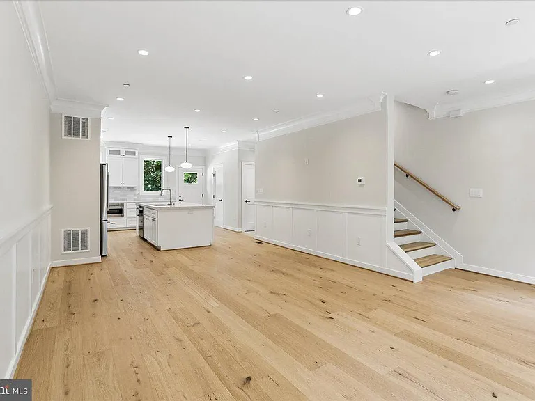 3929 Fulton St NW #A — Photo 9