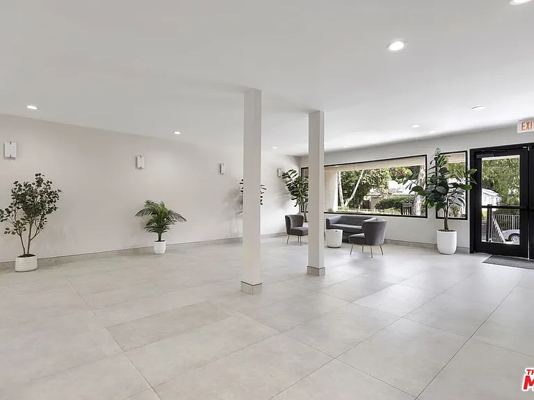 723 Westmount Dr #206 — Photo 22