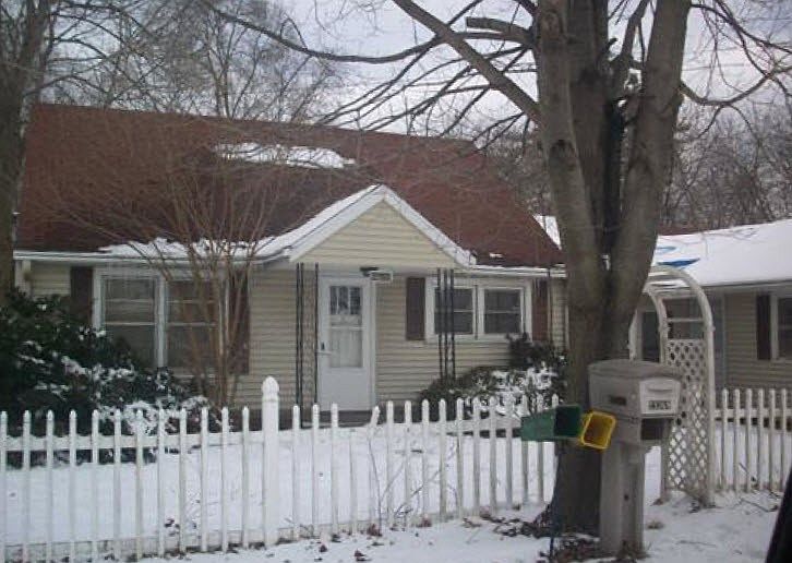 1st image of 23369 Martin Ave