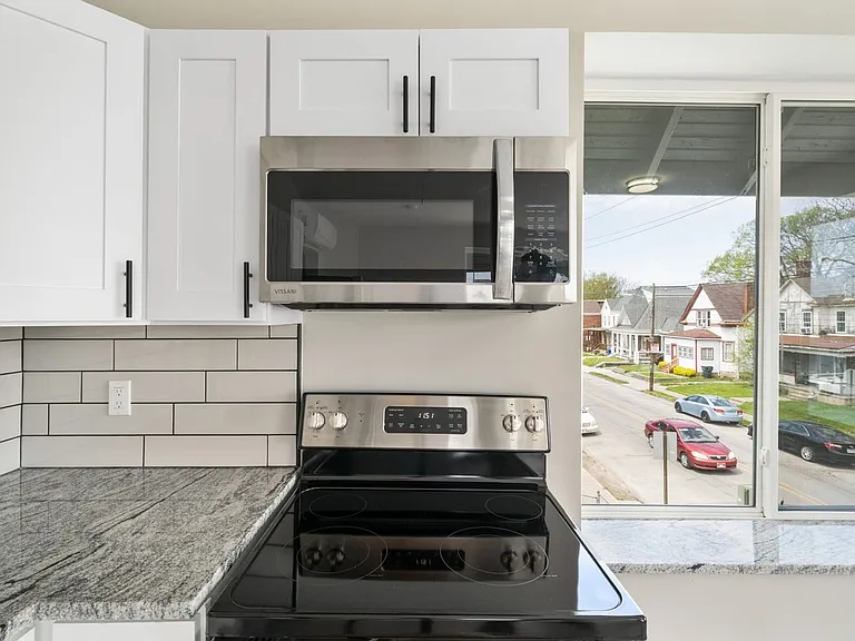 741 Sullivant Ave #C — Photo 4