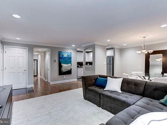 4th image of 20 Monroe St APT 101