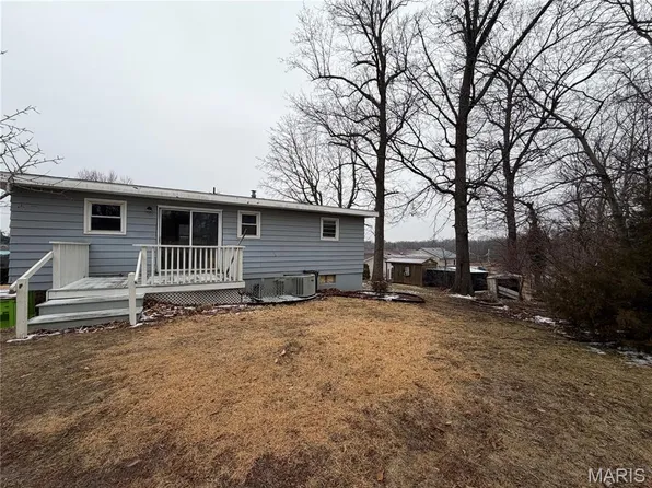 2110 Pleasant St, Hannibal, MO 63401