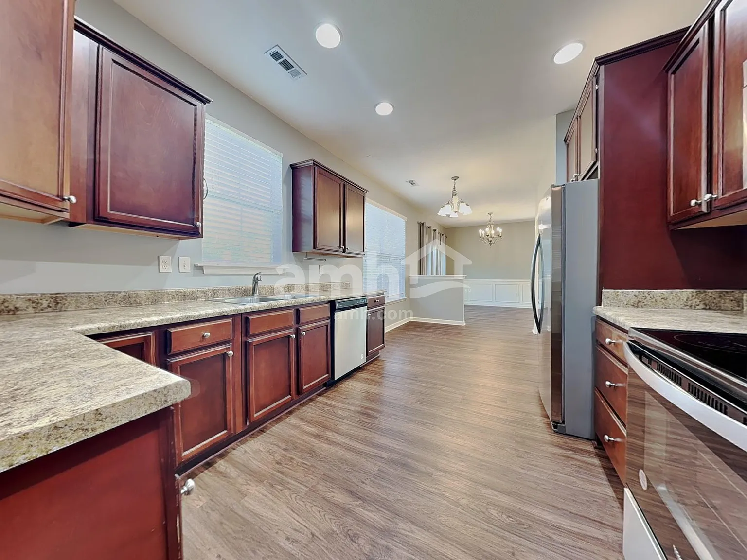 4 bed, 2.5 bath, 2160 sqft, $2,710 — Photo 4