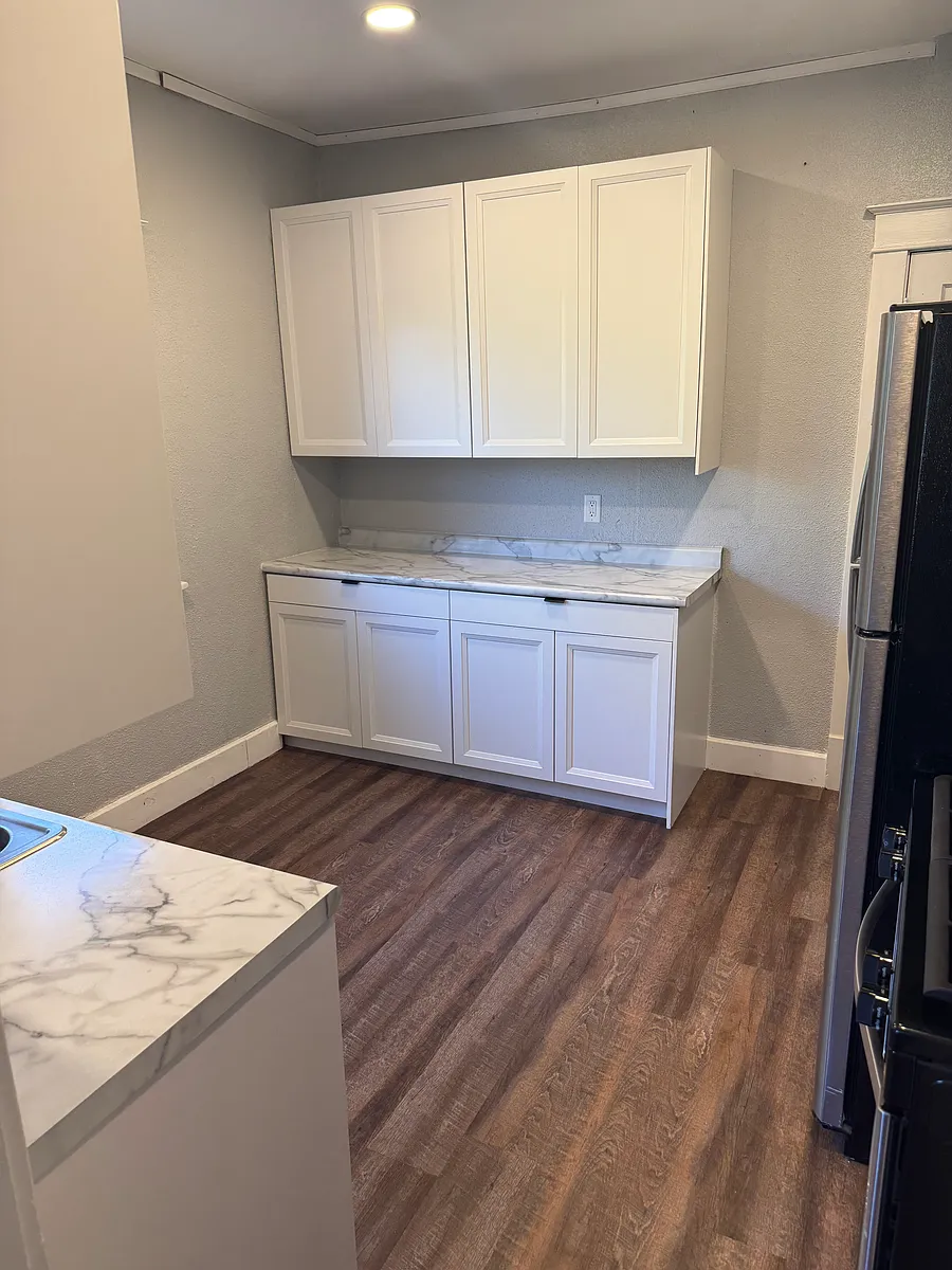 Building Photo - 858 Fry St #2
