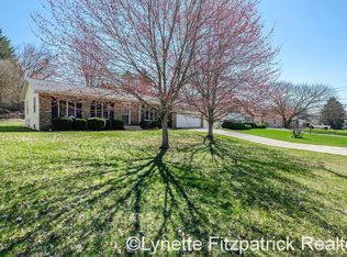 2758 Johnathan Ave NE, Grand Rapids, MI