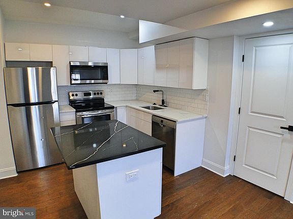 2nd image of 835-837 Corinthian Ave #4