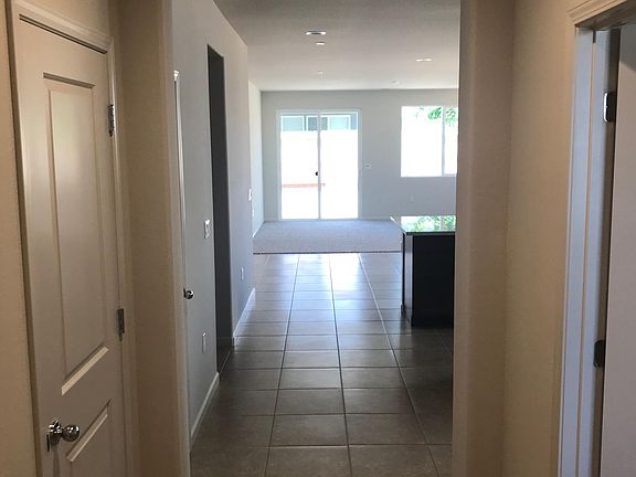 2nd image of 2931 Silver Ln
