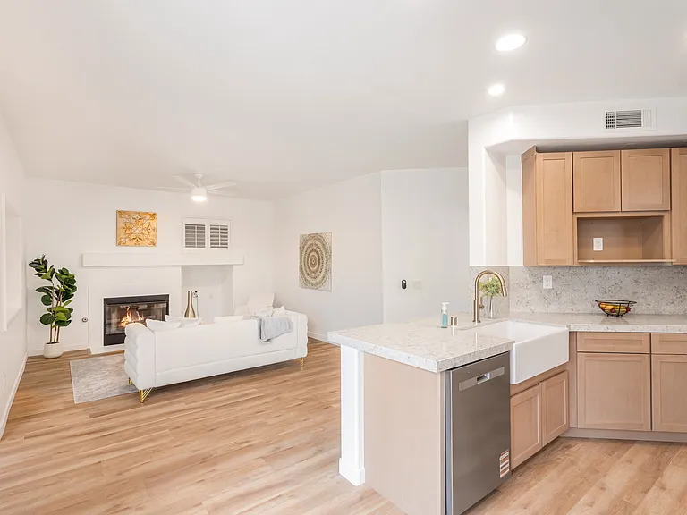 230 Del Mesa St — Photo 5