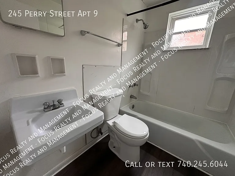 245 Perry St #9 — Photo 7