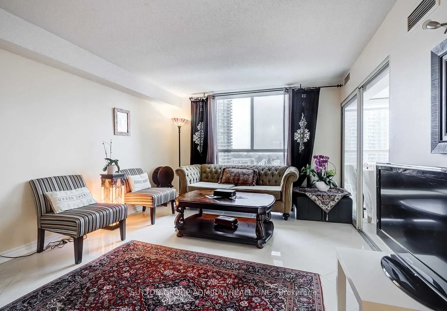 3 bed, $4,100 — Photo 4