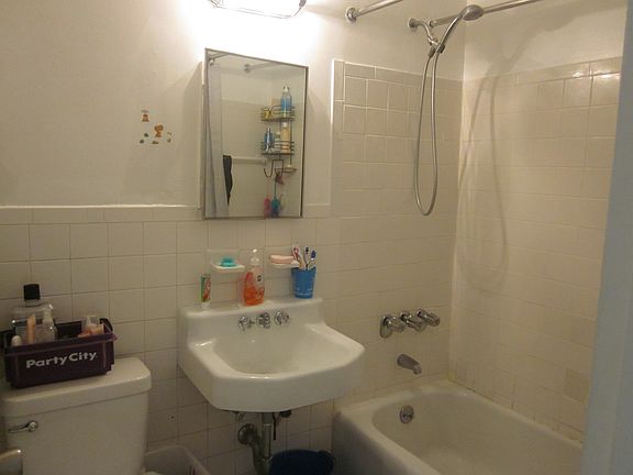 5th image of 9116 Shore Front Pkwy APT 3G