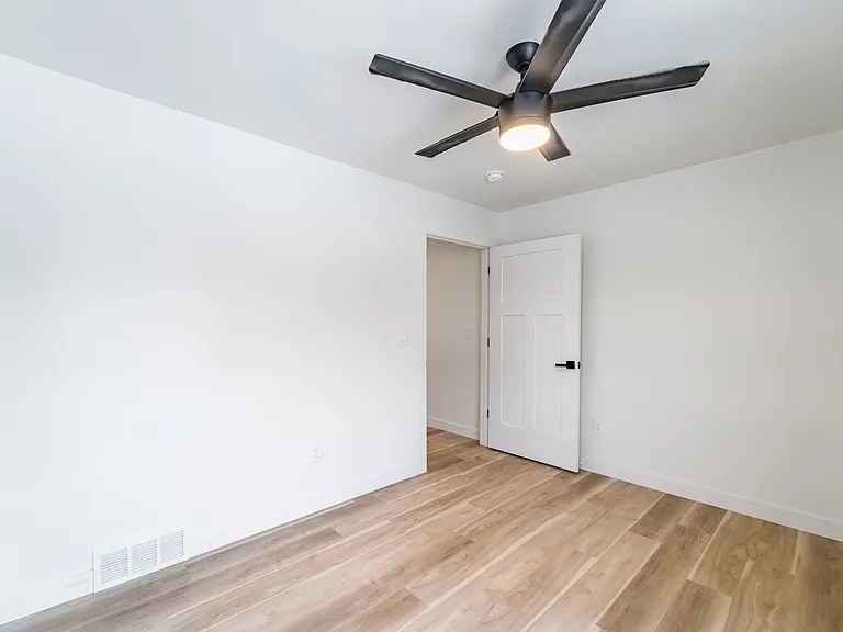 109-115 Radtke St #105 — Photo 30