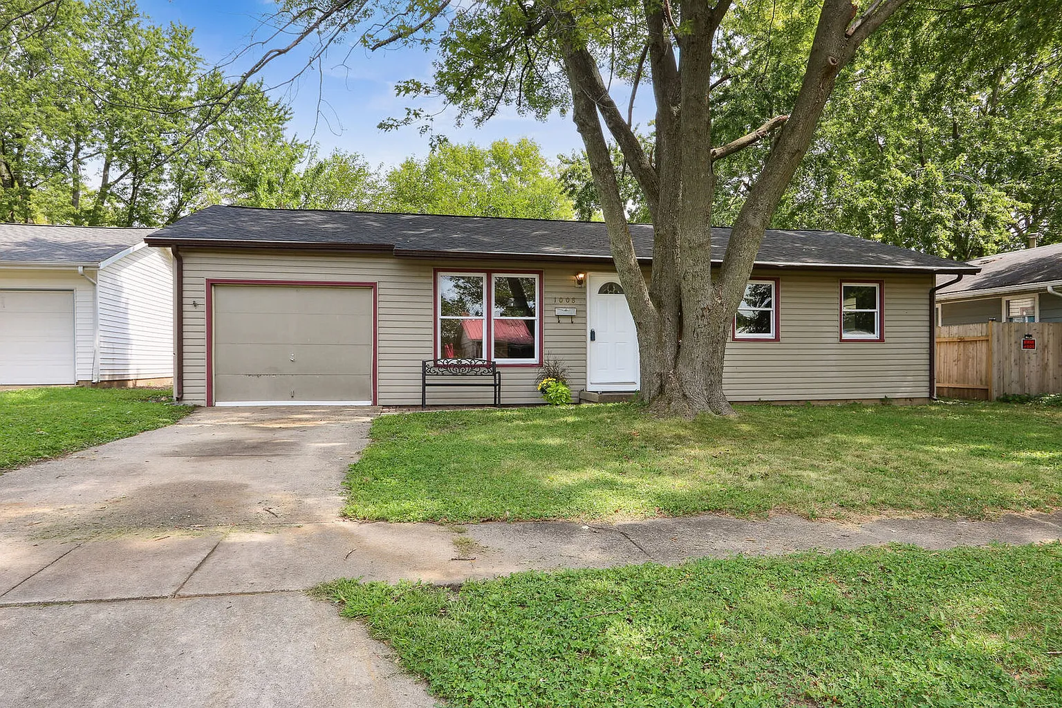 1008 Austin Dr photo 1