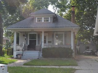 804 Illinois Ave, Elgin, IL 60120