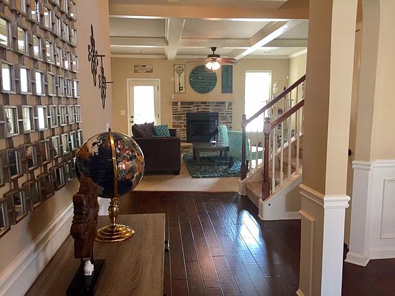 entryway-magnificent cielings