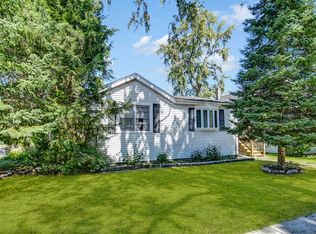 527 Linden St, Crete, IL 60417