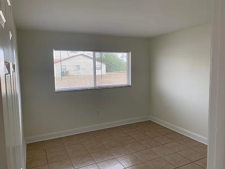230 SW 47th Ter #1 — Photo 7