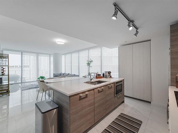 5th image of 650 NE 32nd St Unit 1401